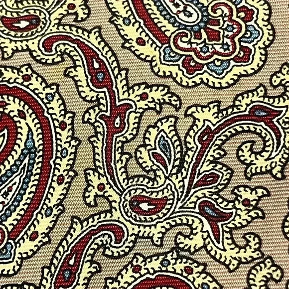 Carson Pirie Scott Vintage Silk Tie Paisley print- neutral colors - Picture 2 of 6